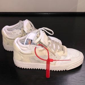 Off-White Low Off-court Sneakers white and Beige